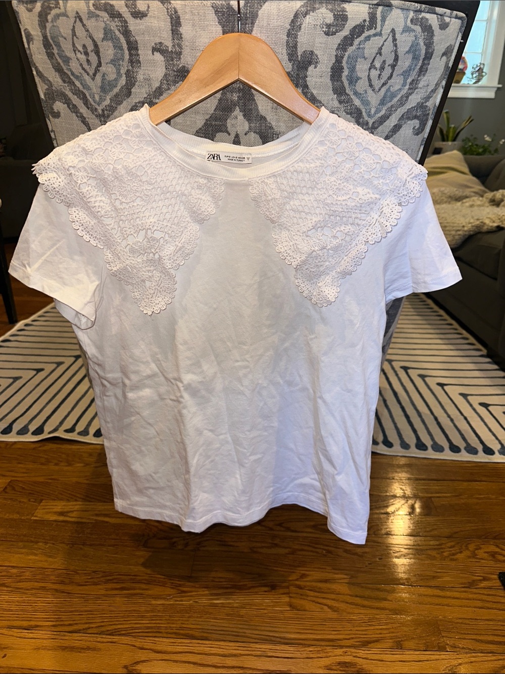Zara size small white tee with lace detail